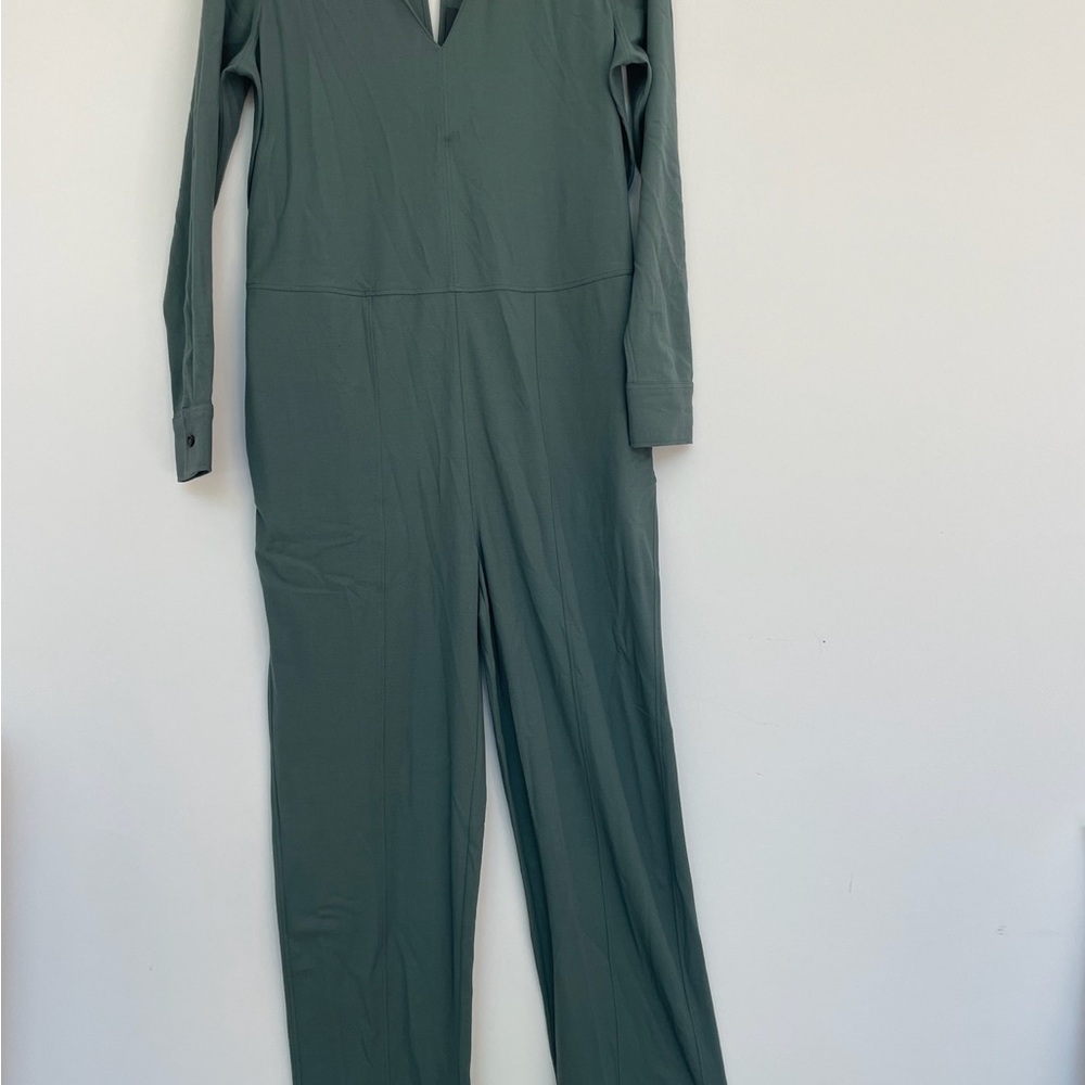Billy Reid Green Jumpsuit with V-Neck and Long Sleeves